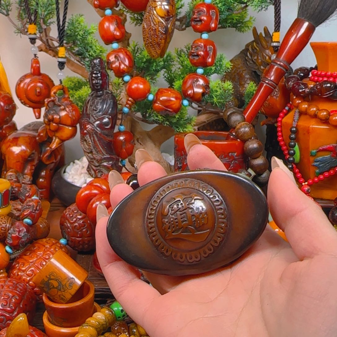 琥珀裸石未镶嵌元宝