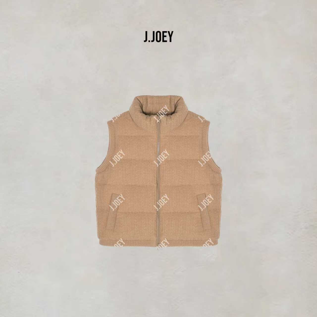 J.JOEY 极简休闲卡其色立领马甲羽绒服 C501125