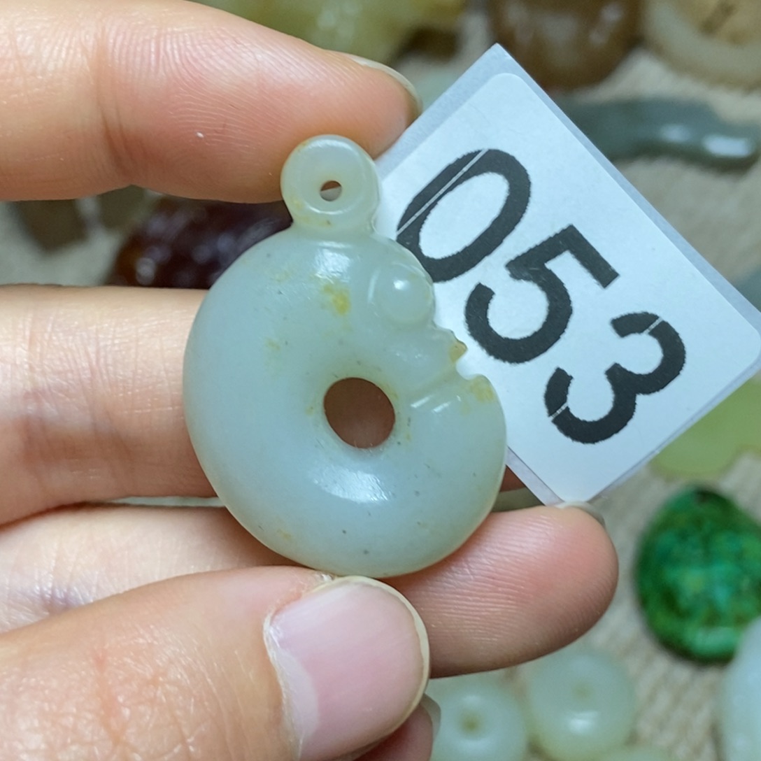 和田玉未镶嵌挂件