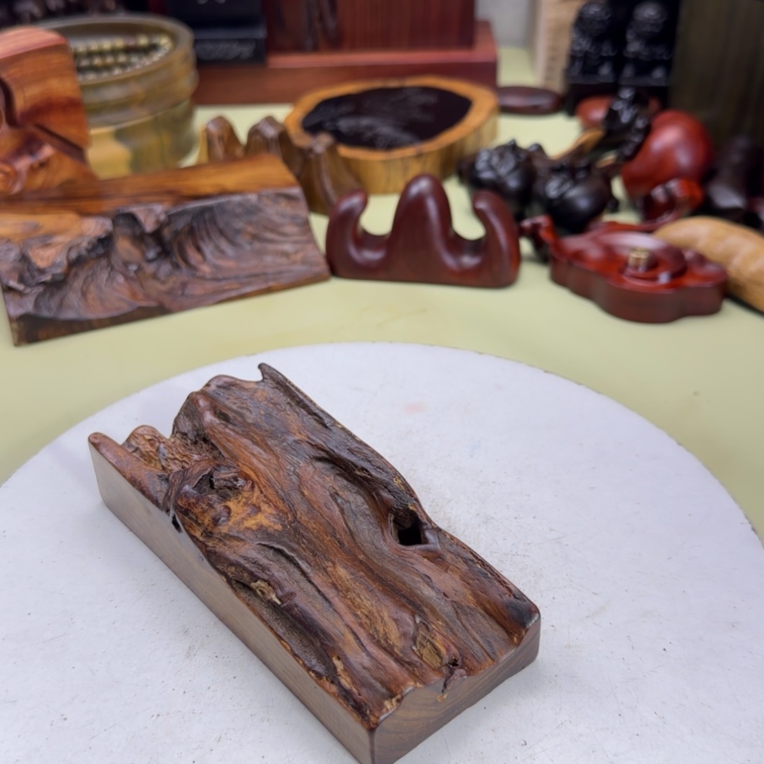 大果紫檀（缅甸花梨）周*