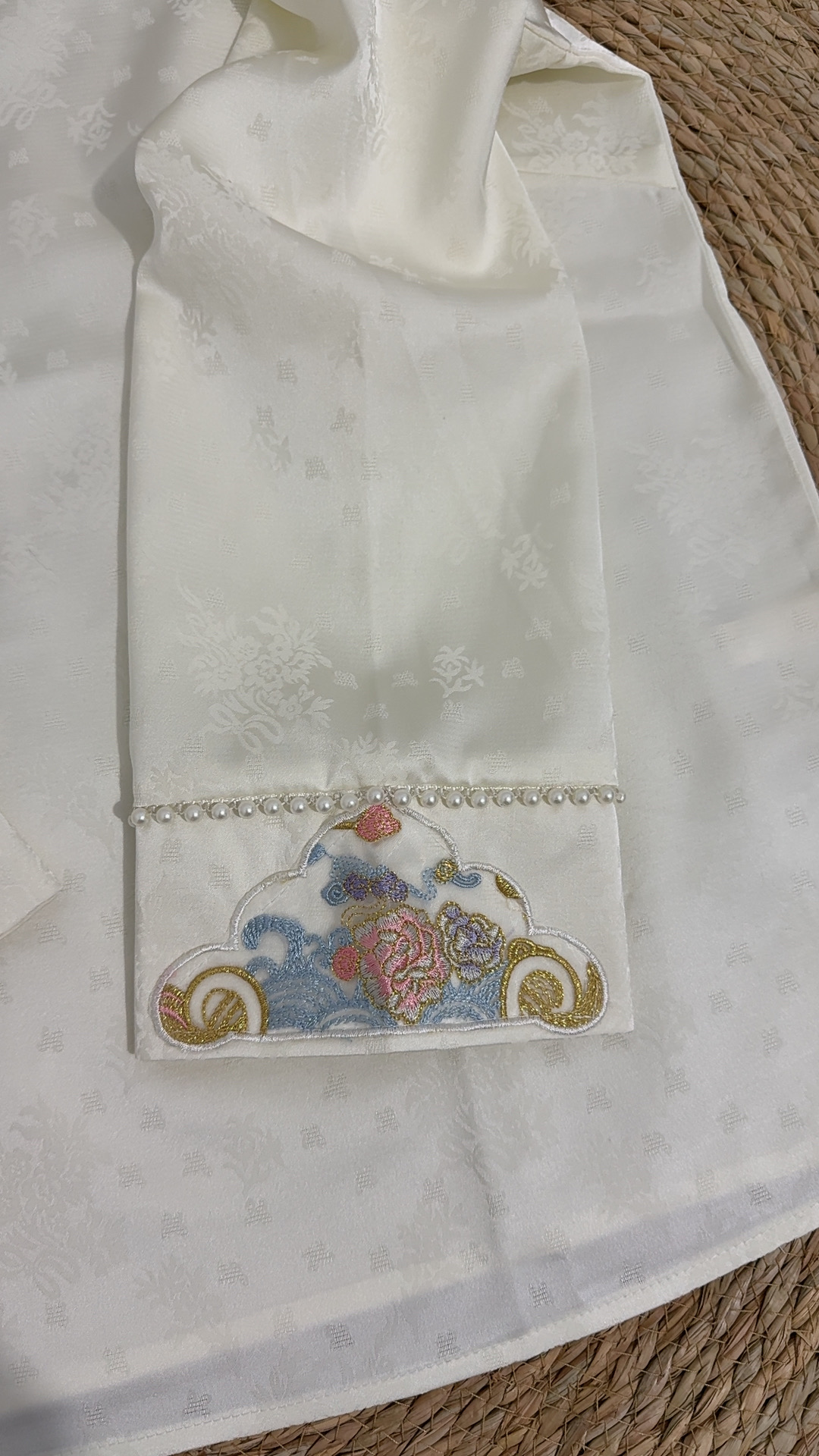 国风醋酸缎料提花长袖小衫