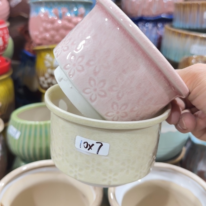 凑9块包邮，有孔，陶瓷花盆