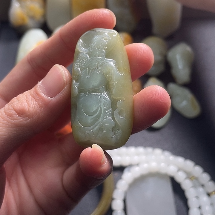 和田玉未镶嵌颈饰