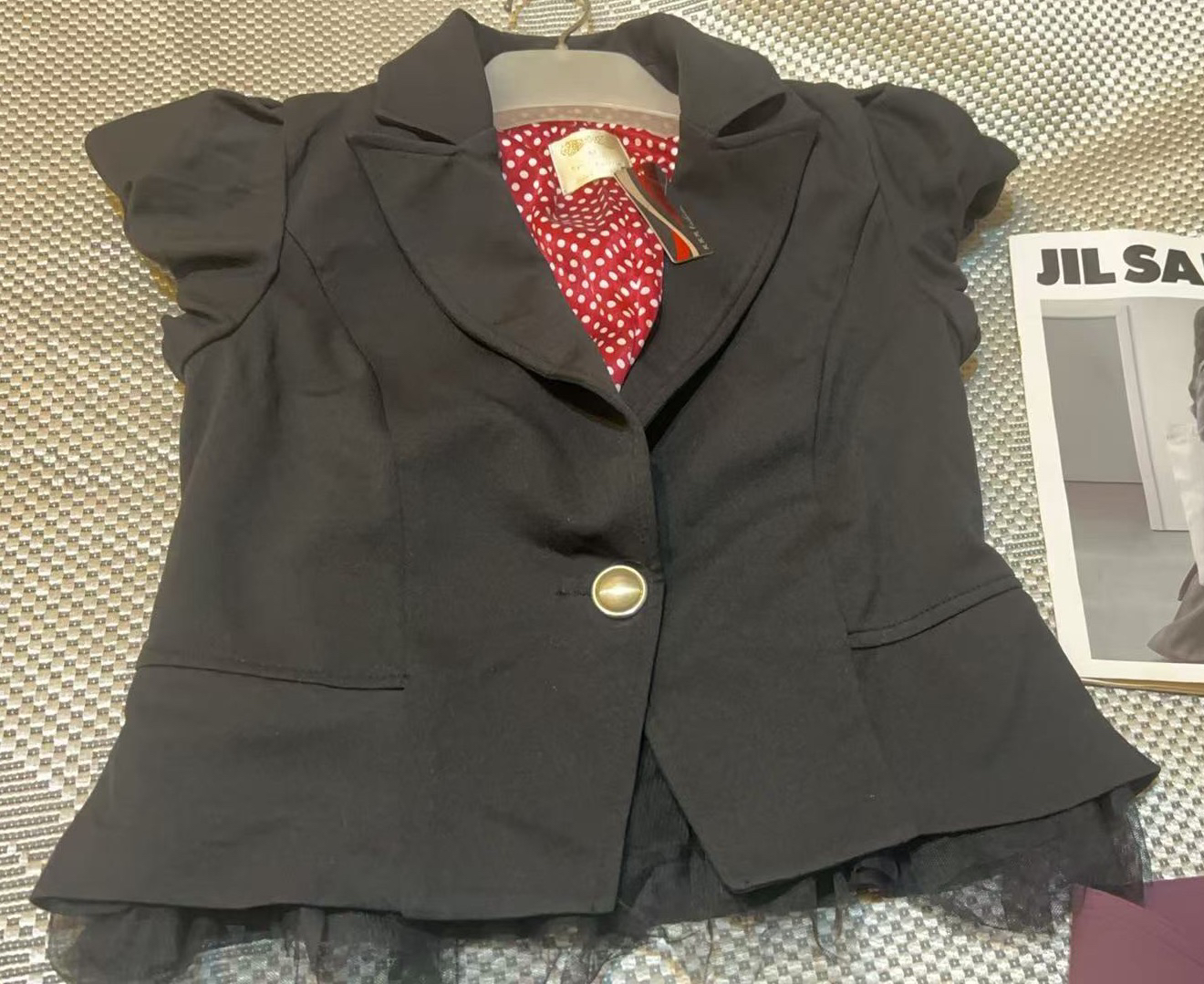 【特价不支持退换】韩版时尚休闲蕾丝拼接短款西装小外套百搭黑色女