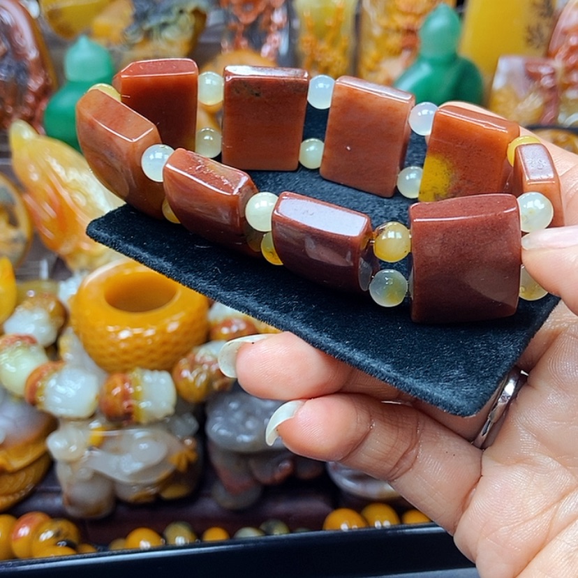 【闪购商品】石英质玉（黄龙玉）未镶嵌颈饰