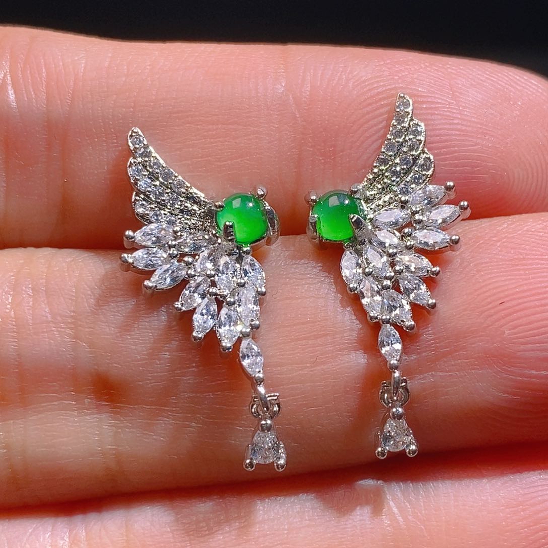 翡翠耳饰未镶嵌             