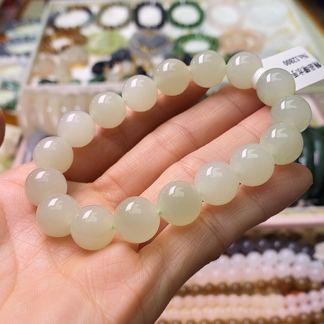 颈饰未镶嵌和田玉晴水12mm手串