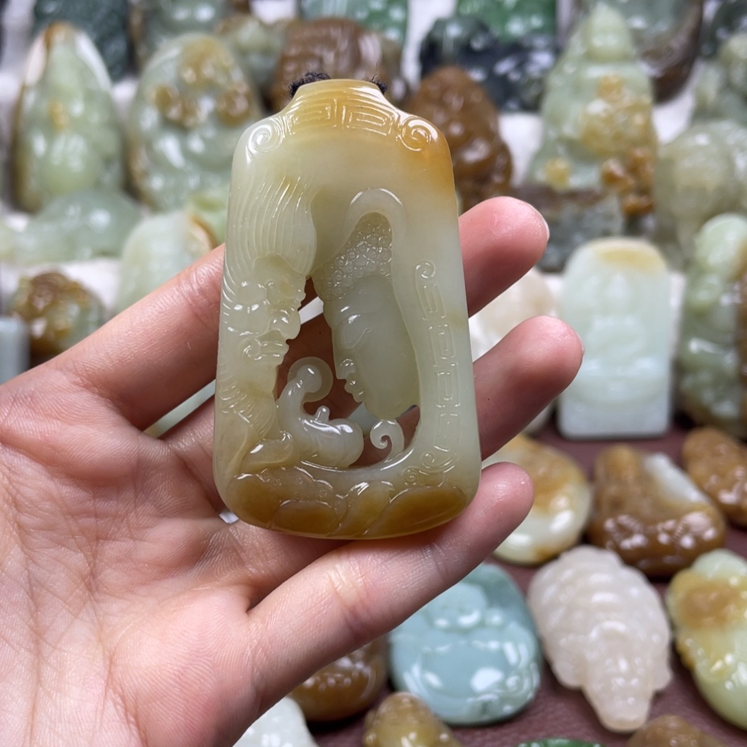 和田玉未镶嵌颈饰