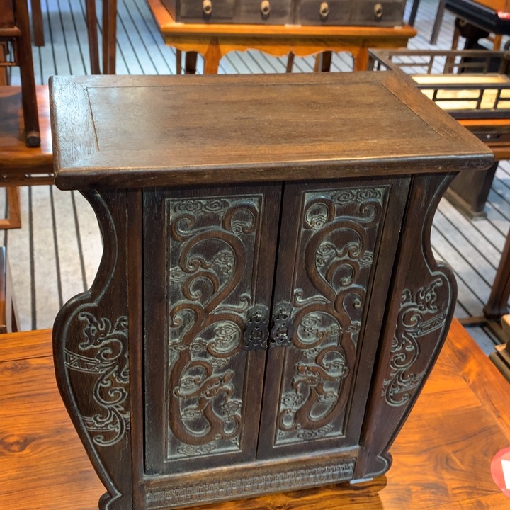 木花梨木花梨木。 小柜子