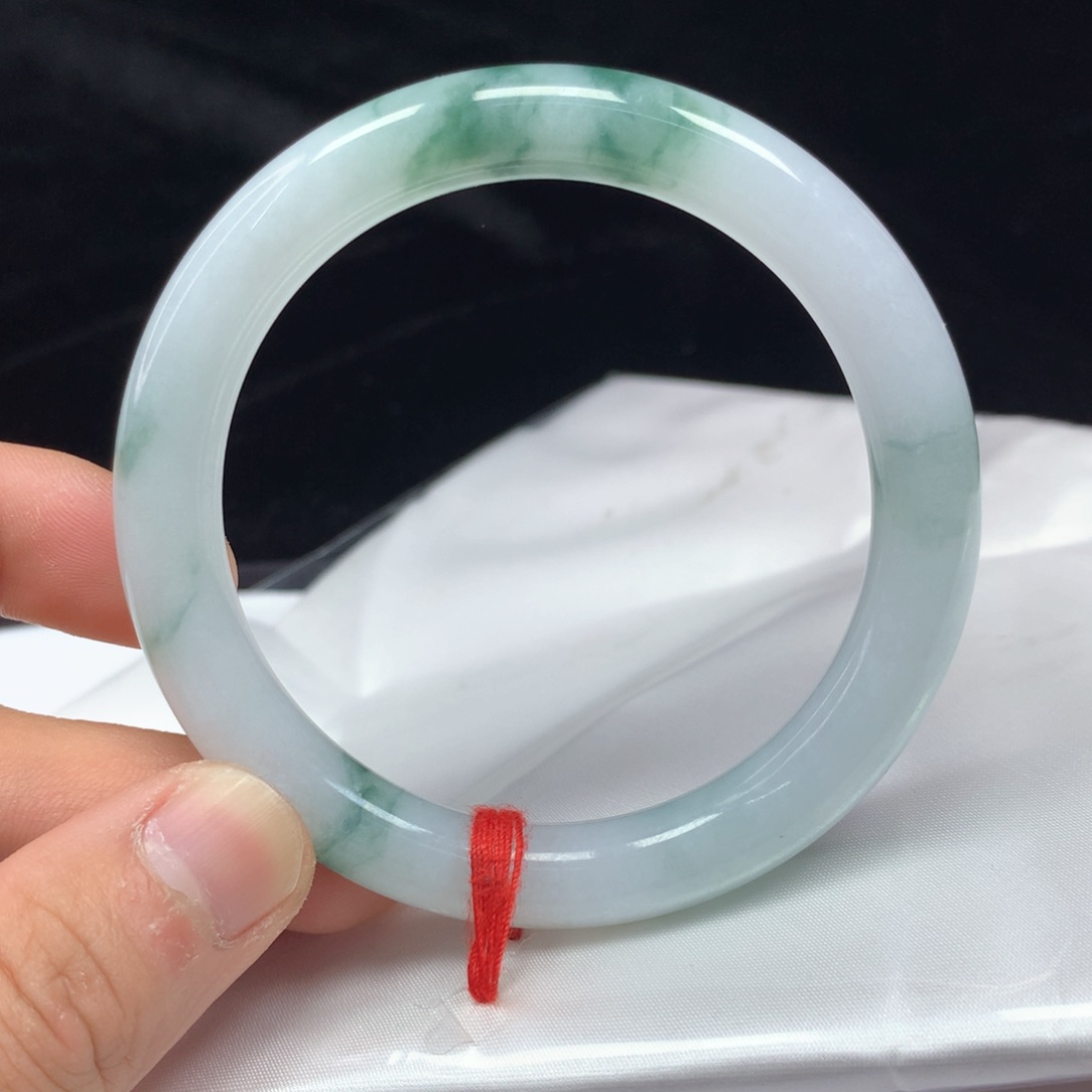 翡翠未镶嵌手镯（圆镯）56