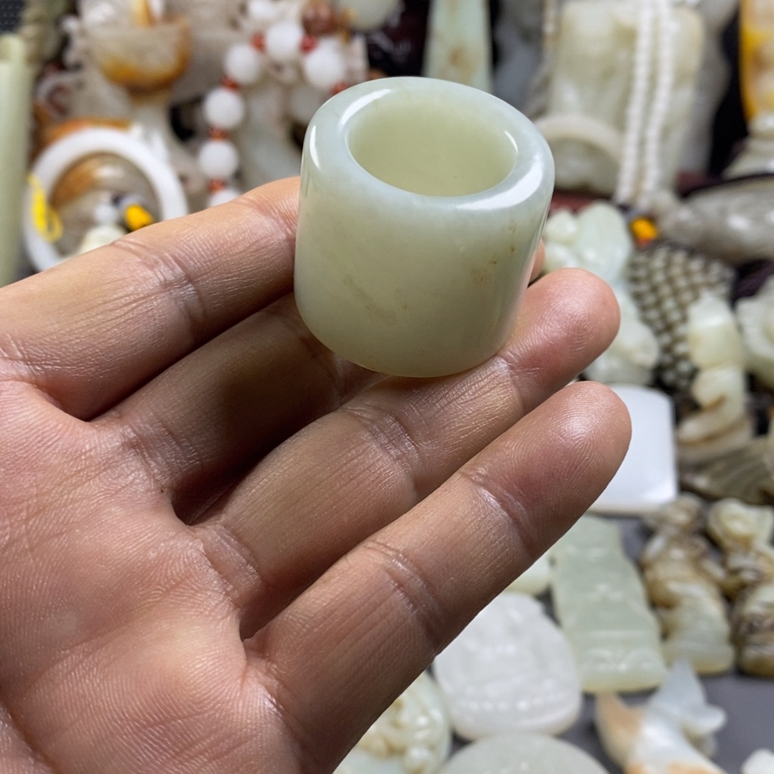 不***椒和田玉（糖玉）未镶嵌颈饰