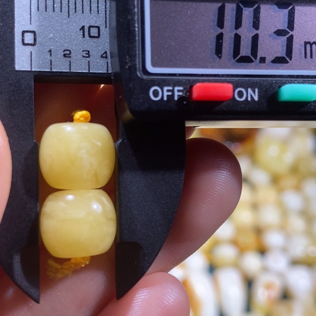 未镶嵌蜜蜡裸石配饰