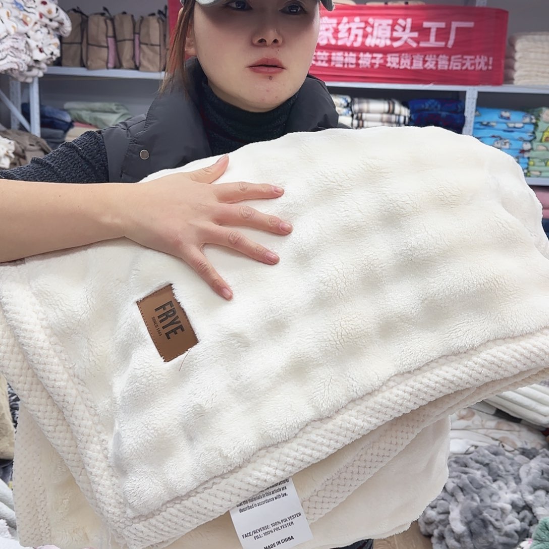 羊驼毛150.200巨厚泡泡云貂绒包边毯