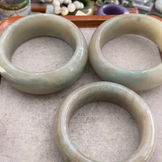 石英质玉合金手饰