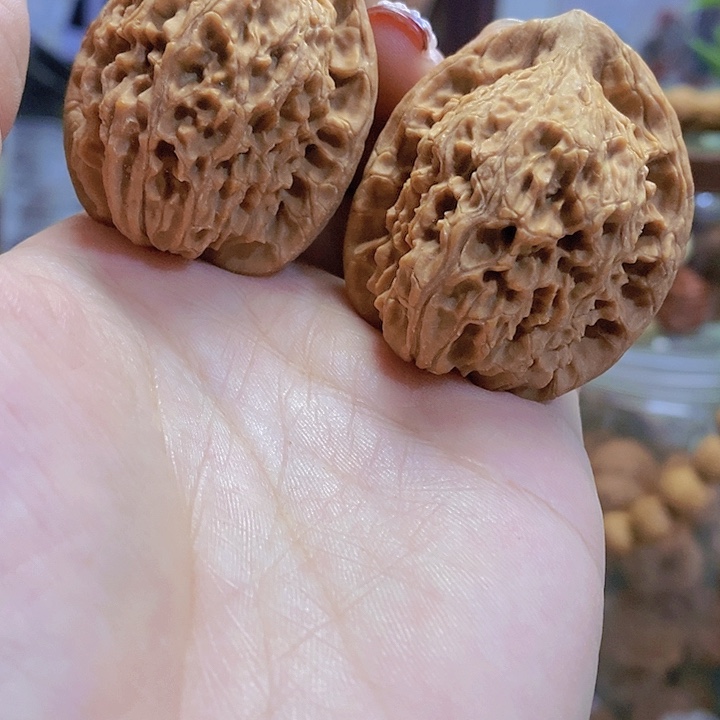 【闪购商品】文玩核桃把件39红狮子