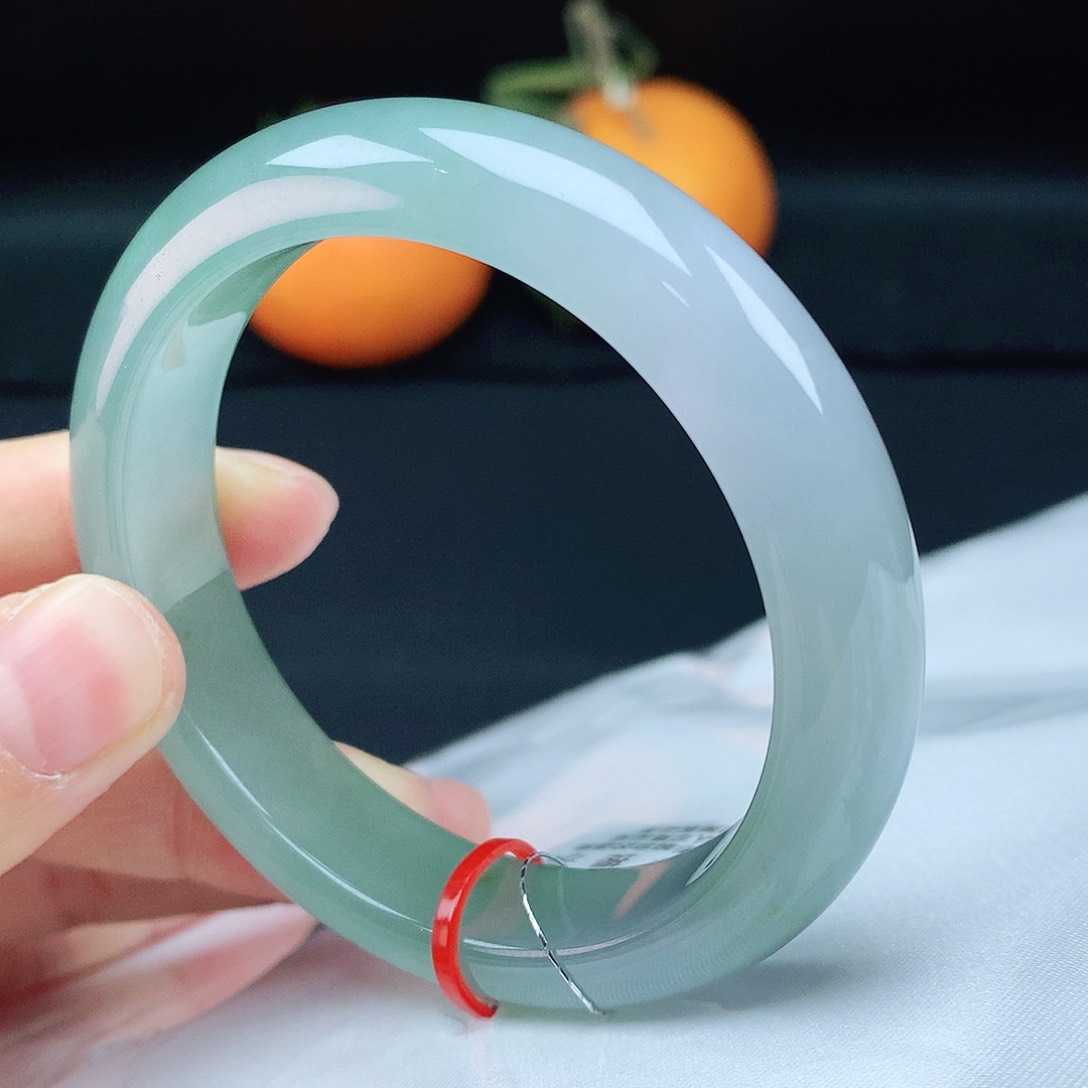 翡翠手镯未镶嵌53圈