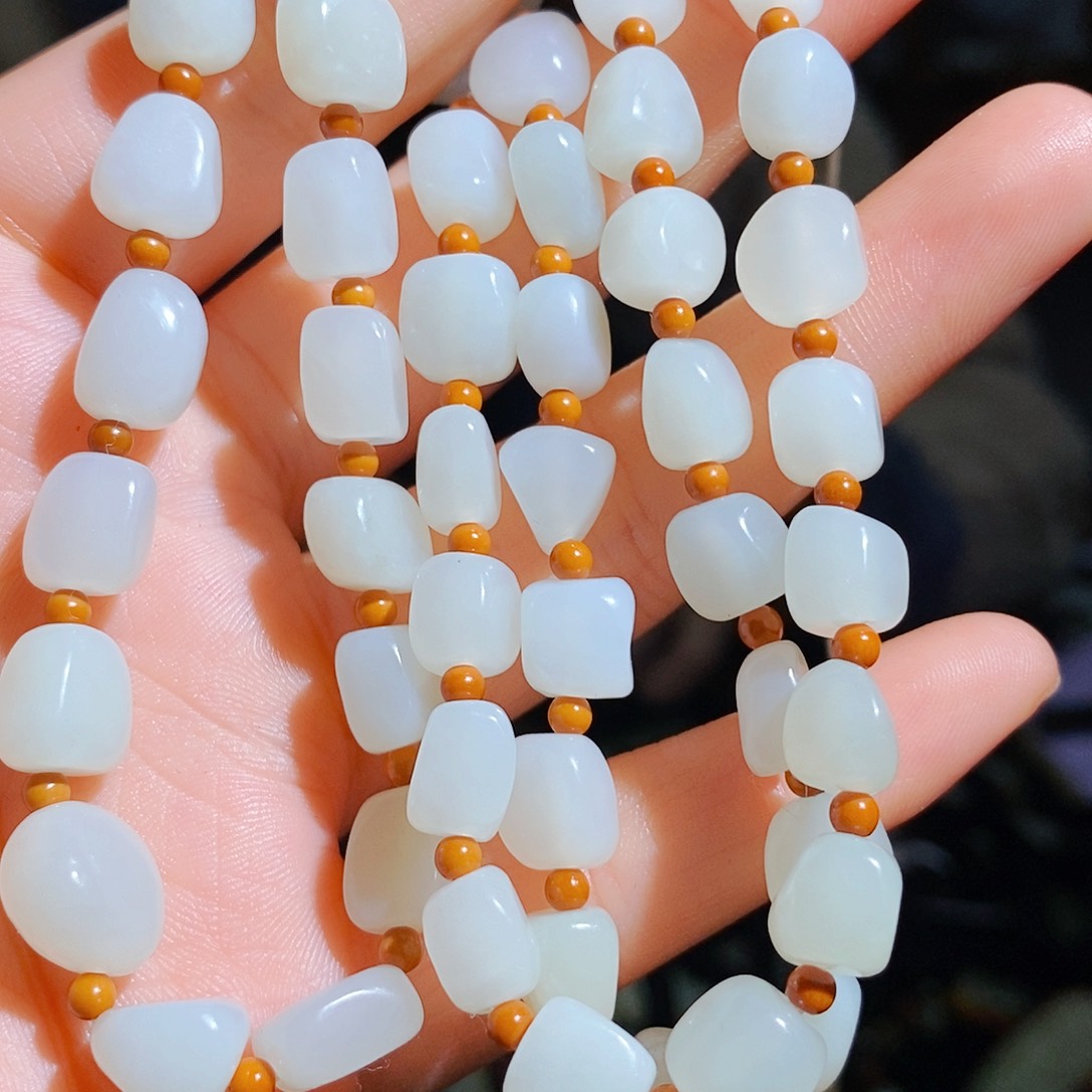 和田玉颈饰未镶嵌