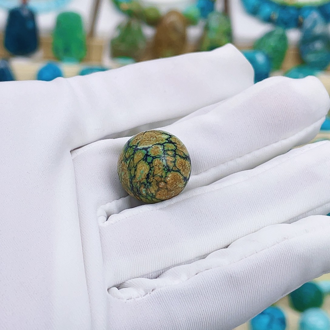 绿松石未镶嵌颈饰