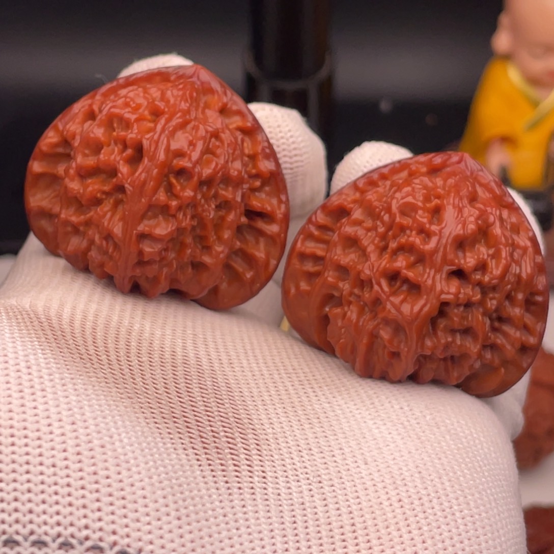 文玩核桃吊坠45糖三角.三角白