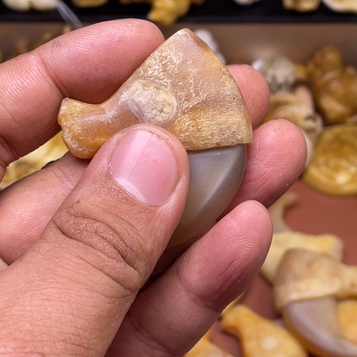 驼骨摆件热烈工忙完