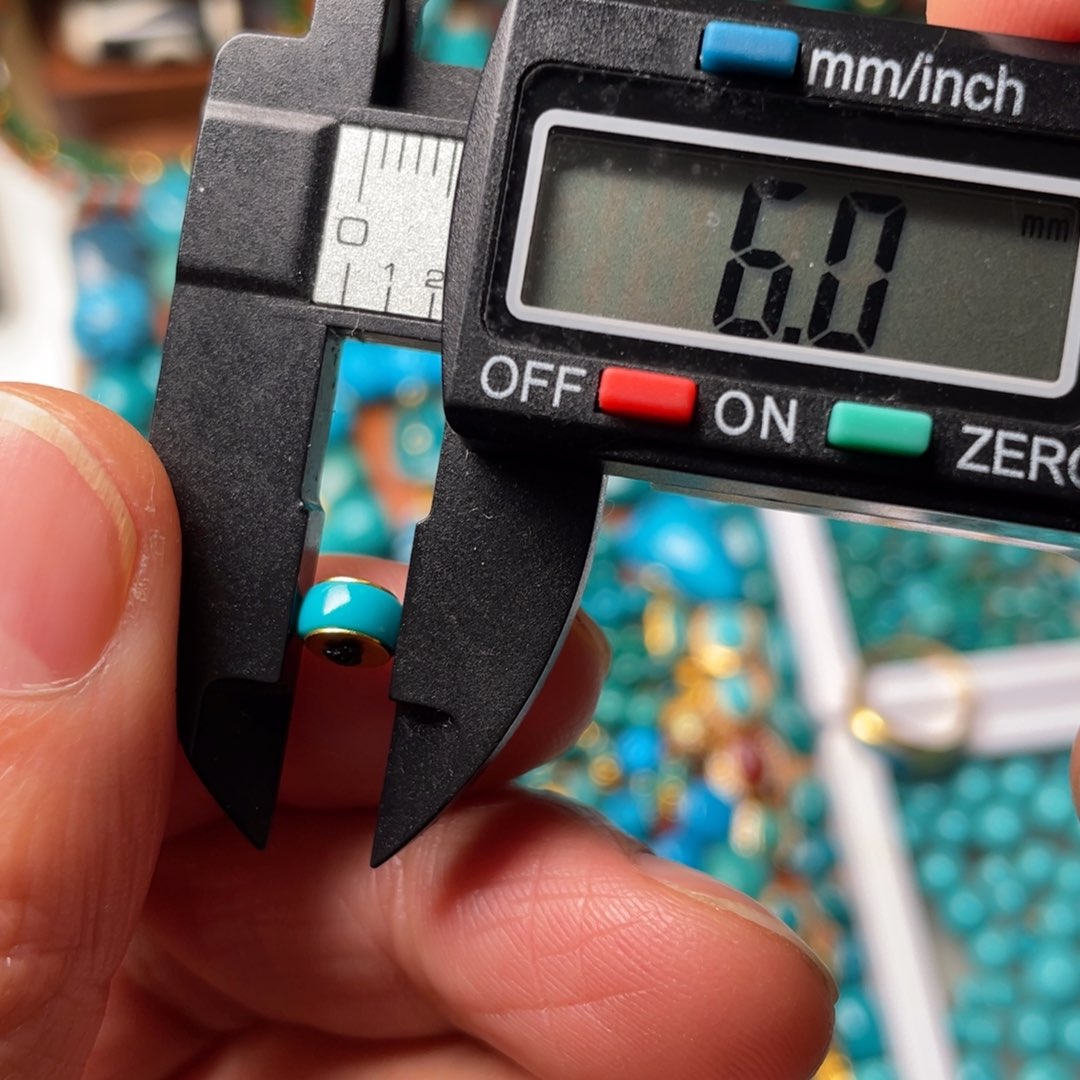 绿松石颈饰未镶嵌