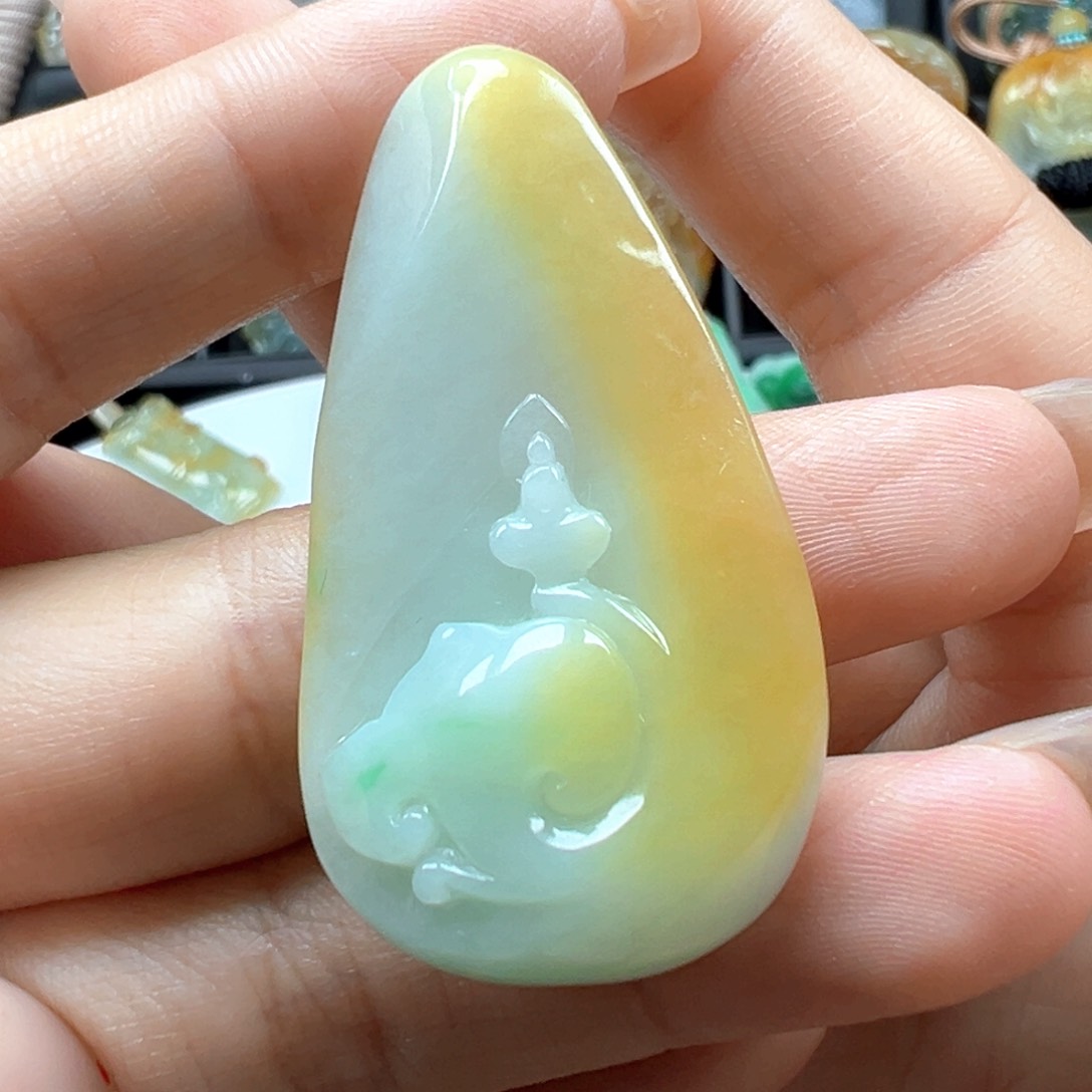 翡翠颈饰未镶嵌悟道