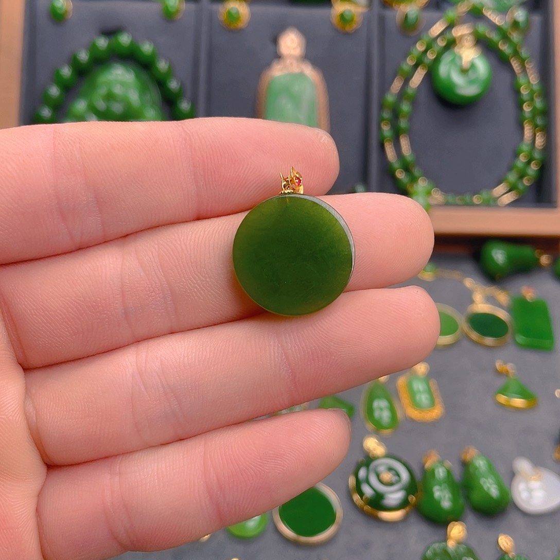 和田玉（碧玉）吊坠(赠链)18K金镶嵌面**海398