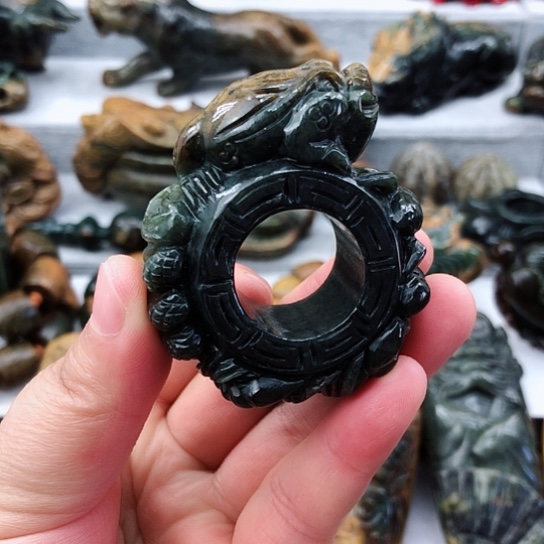 岫岩河磨玉（透闪石质玉）把件未镶嵌