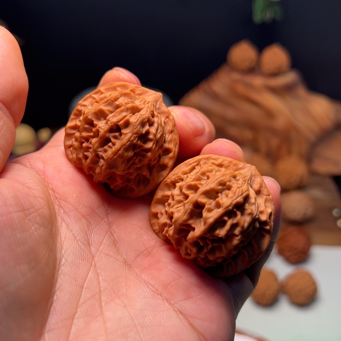 卓***文玩核桃吊坠荒岭客