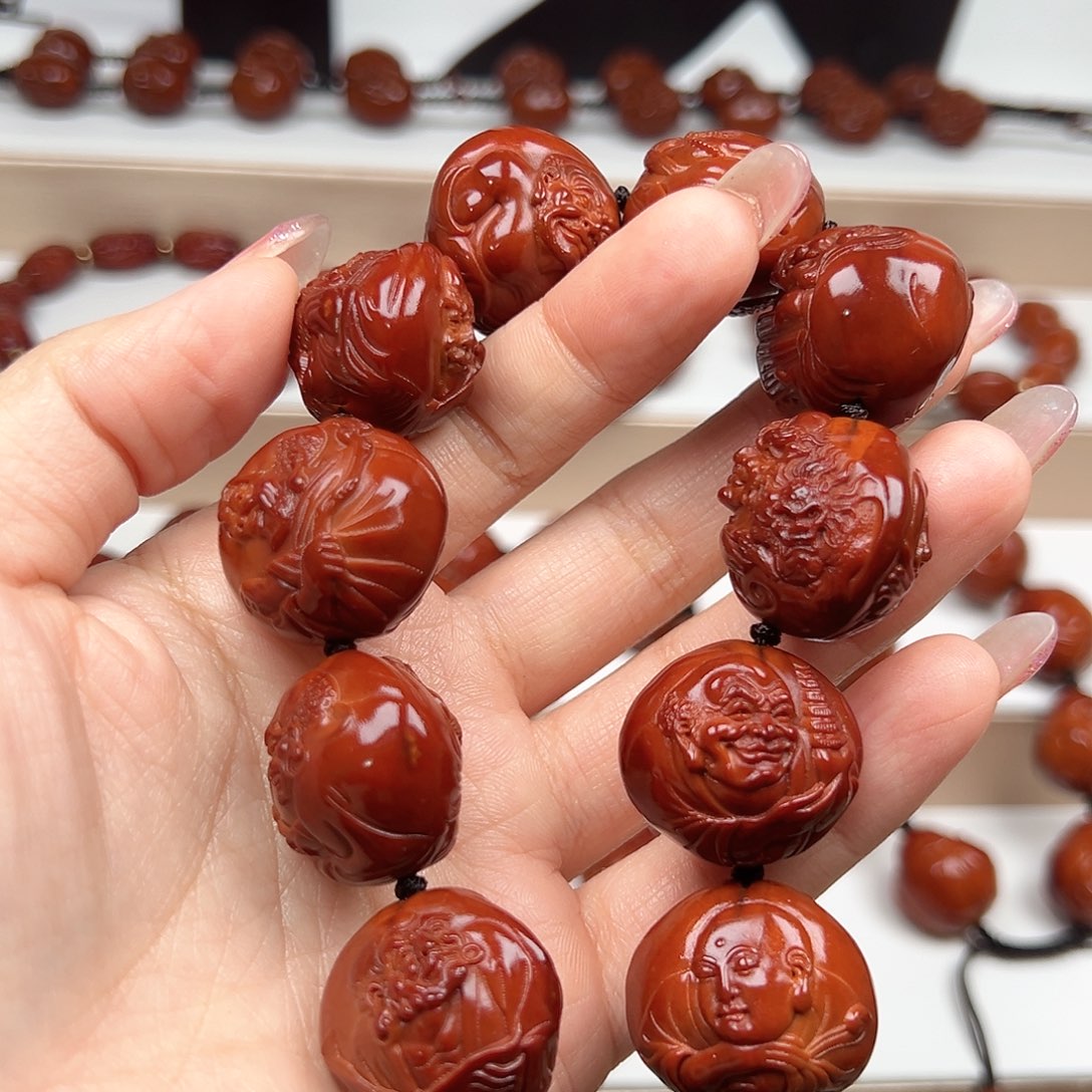 容***成橄榄核手串十八罗汉