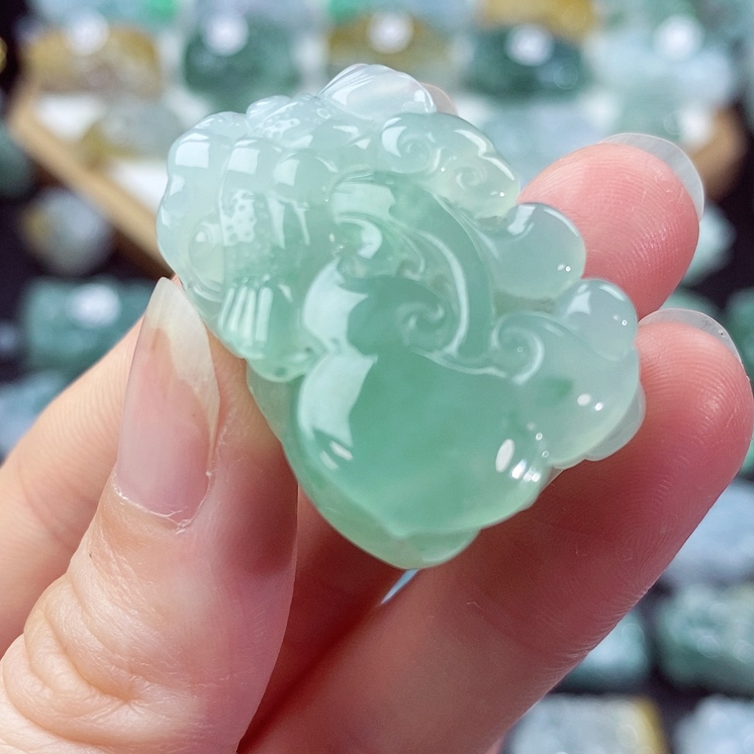翡翠颈饰未镶嵌天然