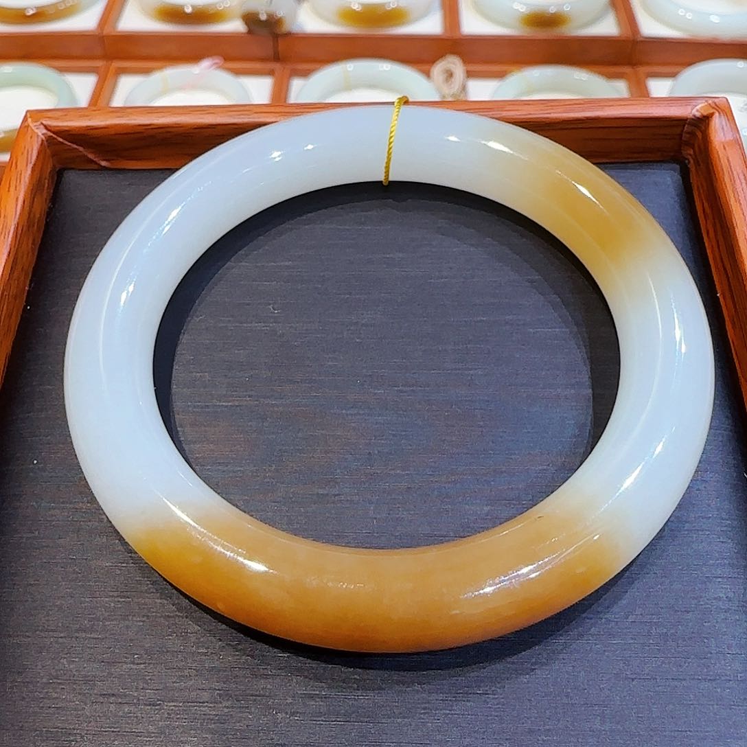 和田玉手镯未镶嵌且末天地糖福镯54 55 56