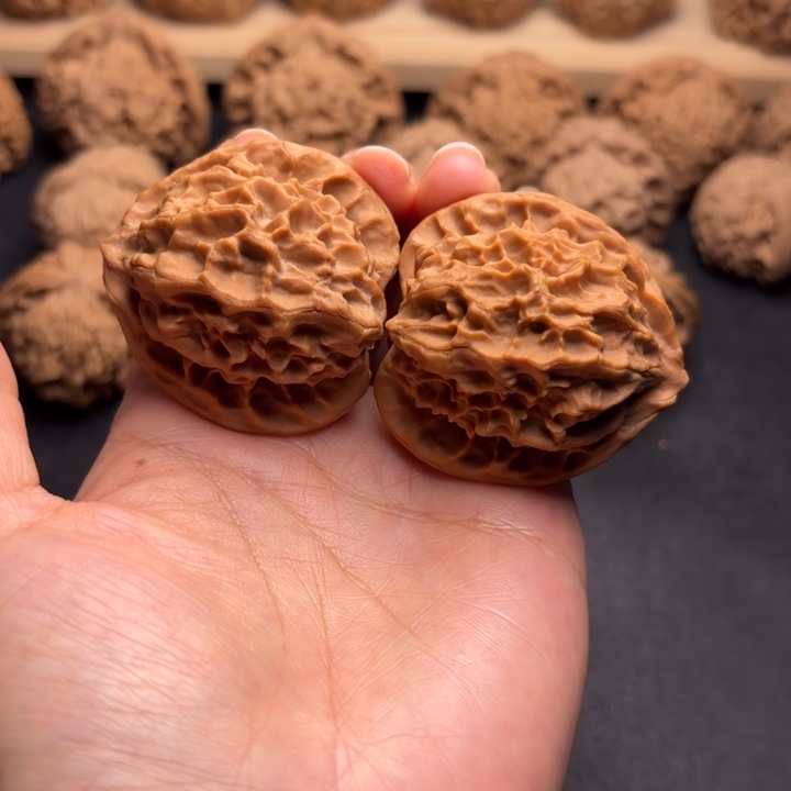 文玩核桃把件42龙鳞克重45.3