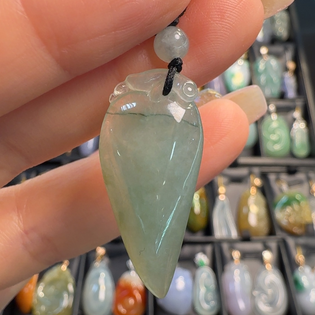 翡翠未镶嵌颈饰福瓜