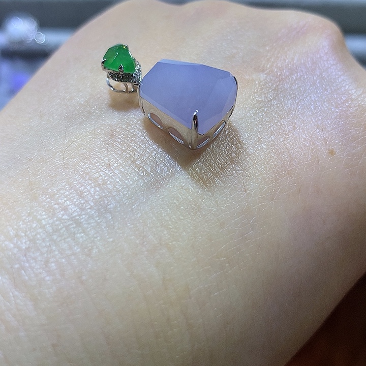 吊坠(不含链)18K金镶嵌翡翠