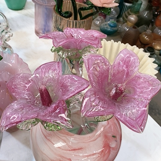 琉璃花瓶高45厘米宽9厘米