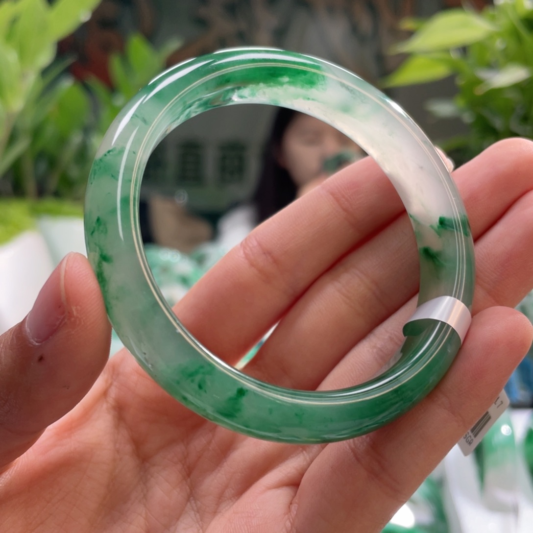 石英质玉手镯未镶嵌54➕意境飘花