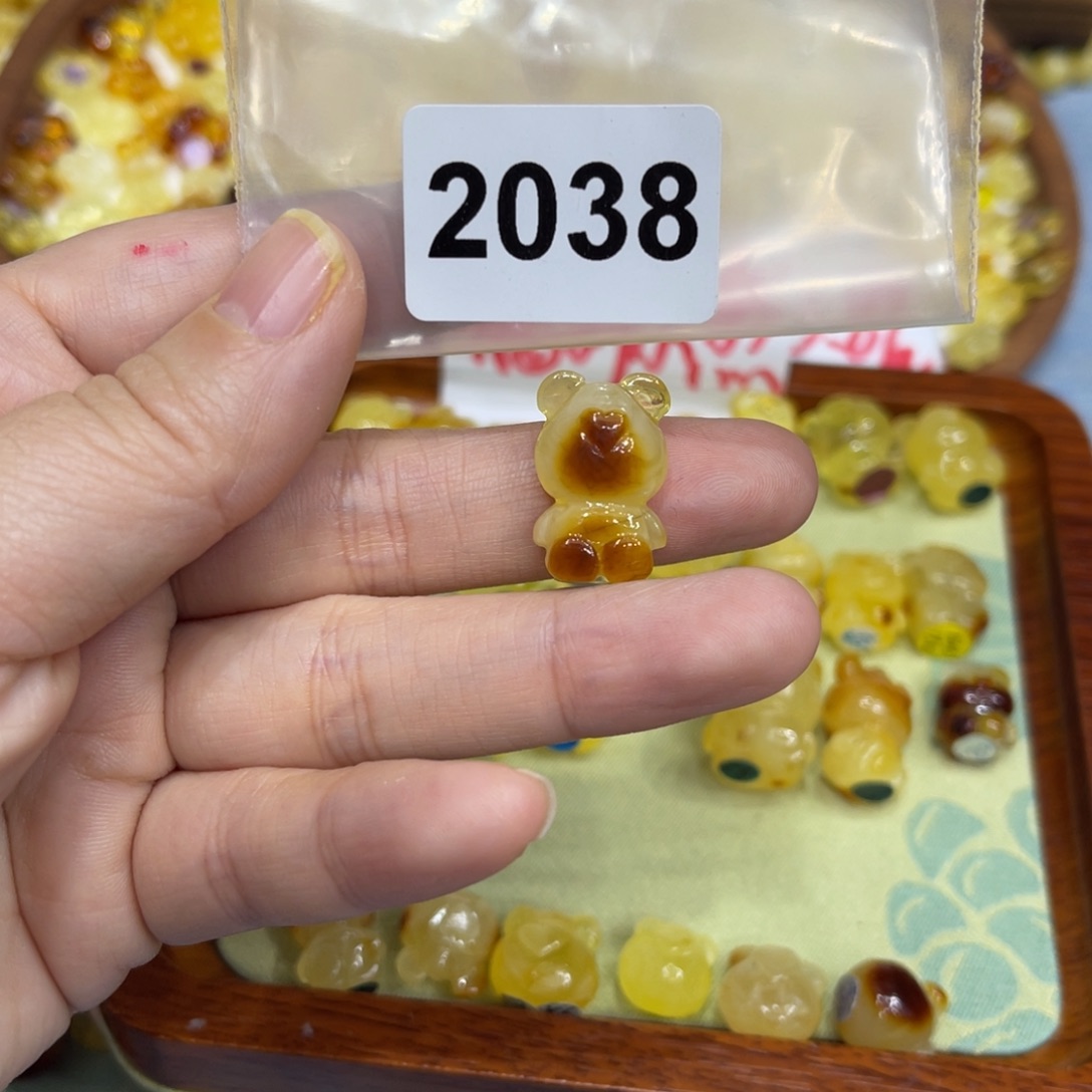 琥珀珠宝奇石未镶嵌