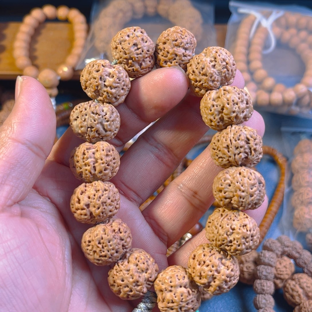 金刚菩提吊坠너****?蜂王