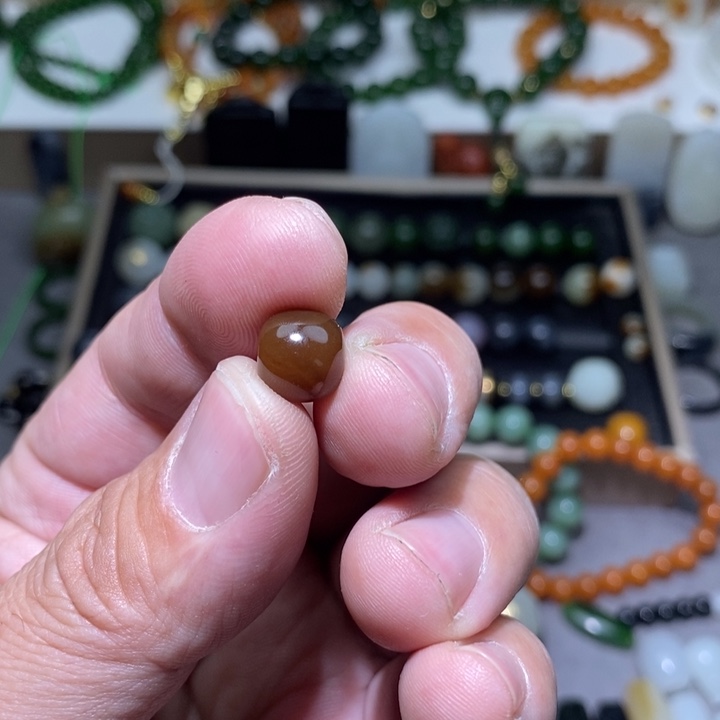 8***—和田玉未镶嵌手链