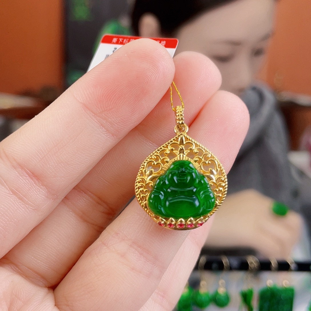 翡翠18K金镶嵌耳饰
