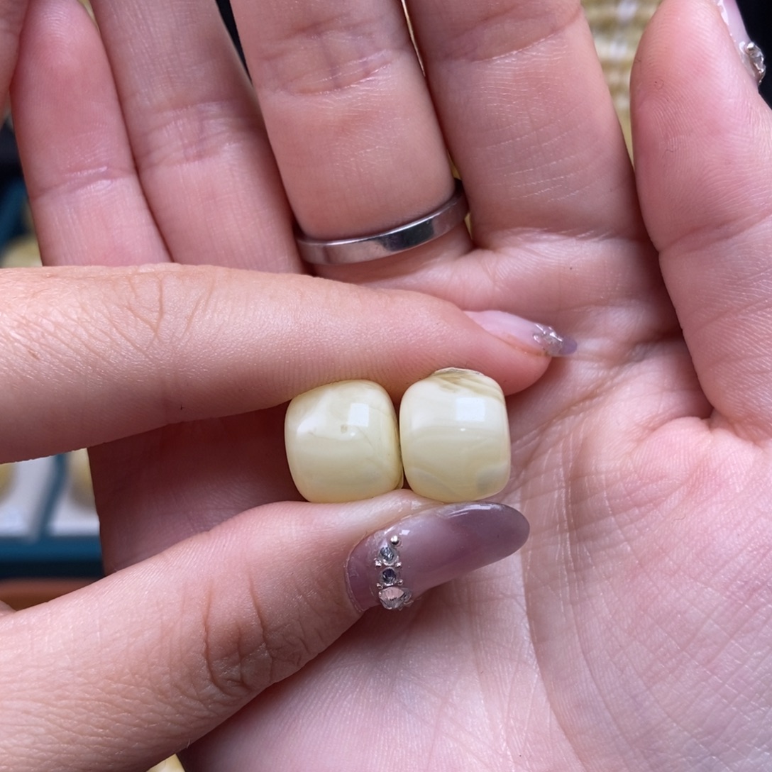 @****蜜蜡未镶嵌珠宝奇石