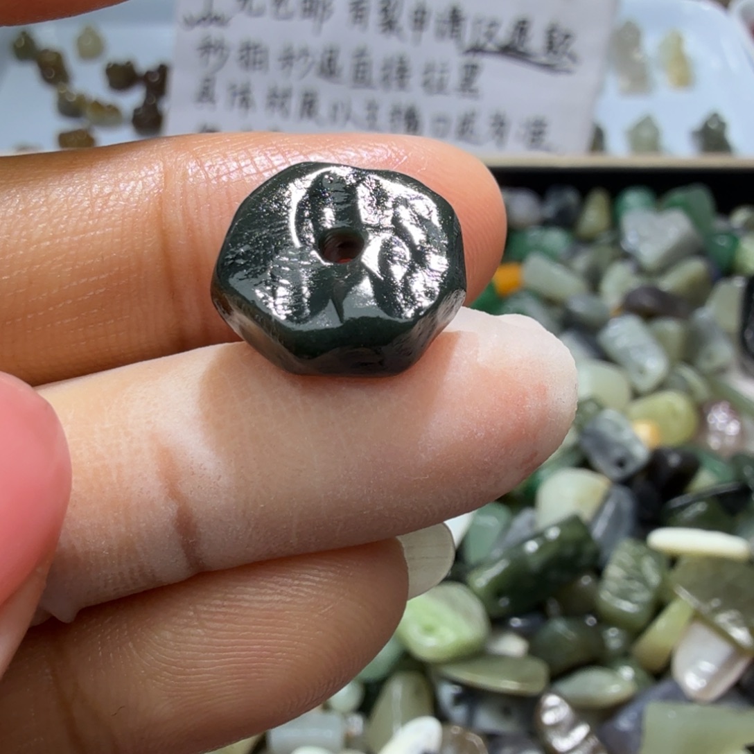 和田玉未镶嵌珠宝奇石