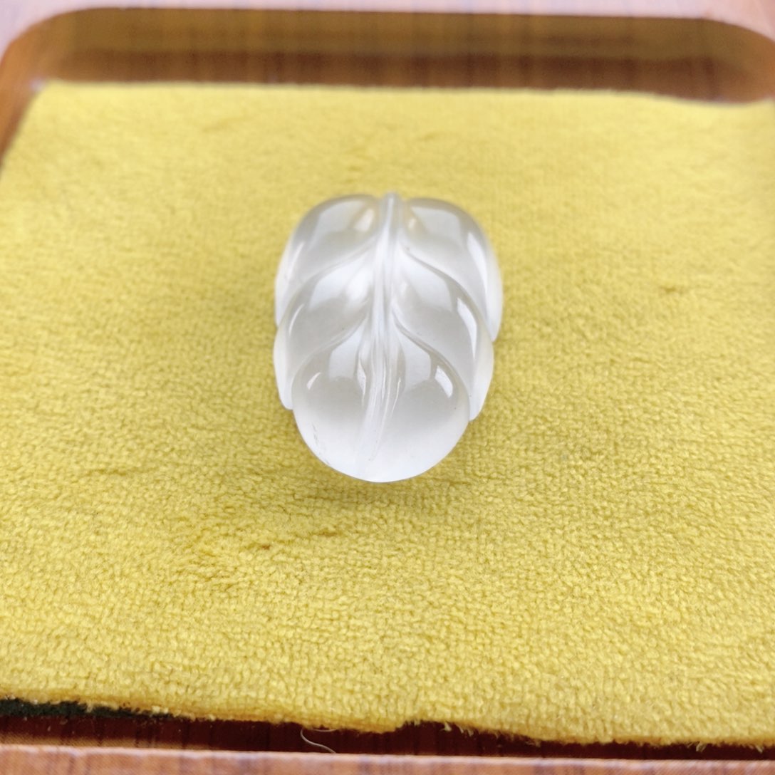 石英质玉天然玉石叶子未镶嵌