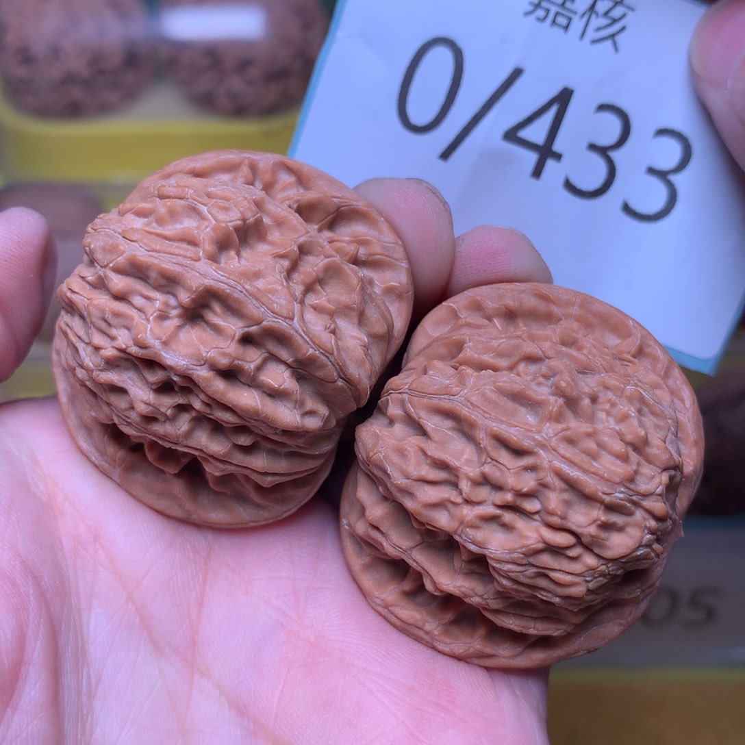 文玩核桃把件山地正磨40