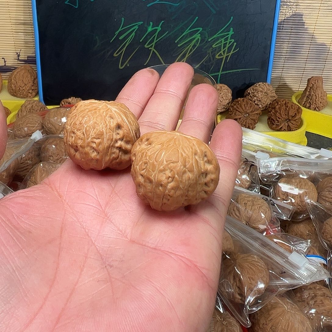 桃核吊坠林***头铁锤