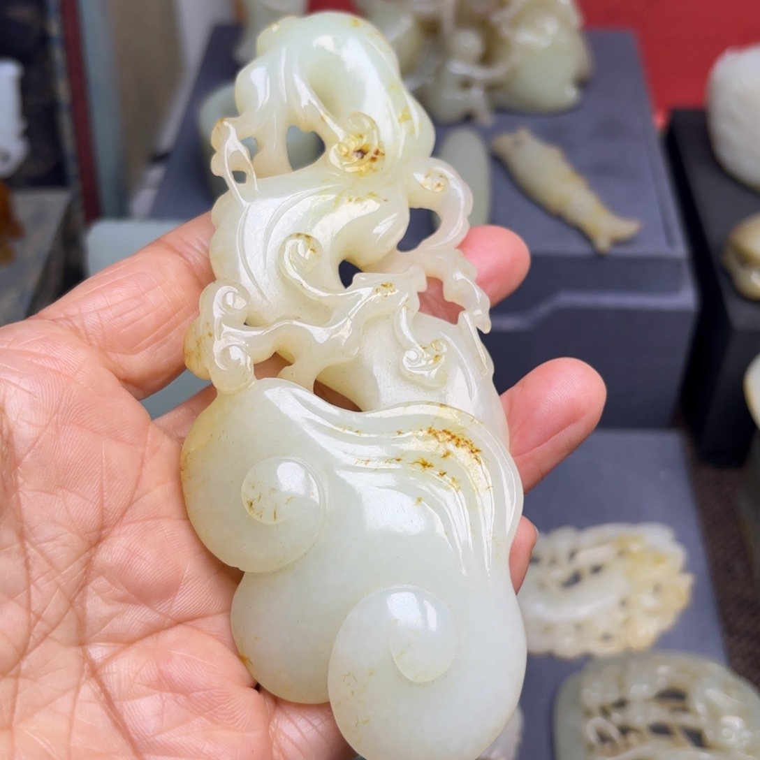 和田玉（糖玉）挂件未镶嵌放*翁