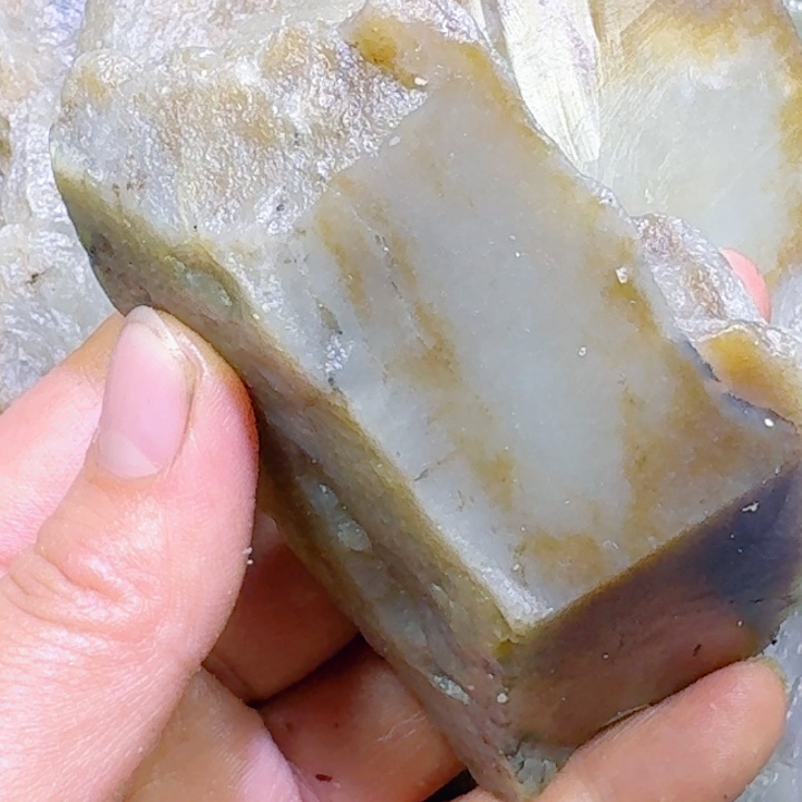 和田玉未镶嵌珠宝半成品