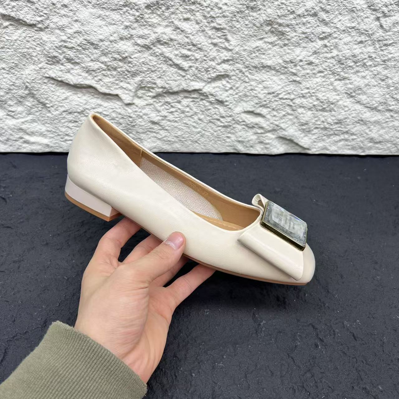 夏季新款低跟舒适单鞋女时尚女鞋软底百搭浅口根鞋 X 检 2505-2