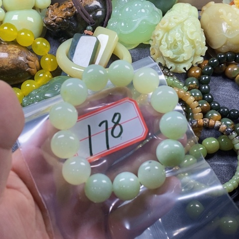 未镶嵌蛇纹石玉手链